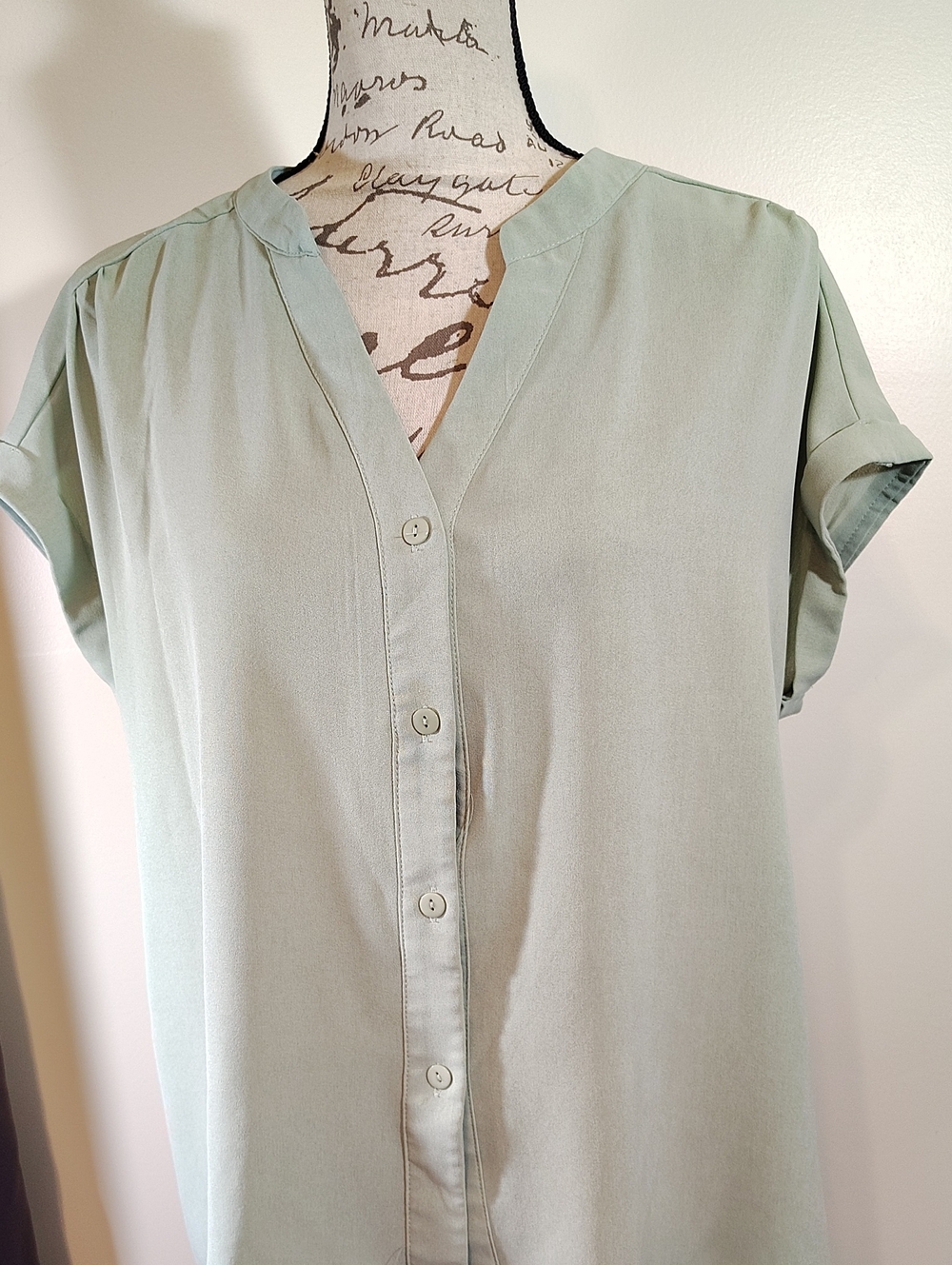 SHEIN Sage Green Short Sleeve Button-Down Blouse